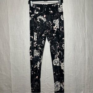 Victoria's Secret Incredible Essential Pocket Athletic High Waisted Leggings-8